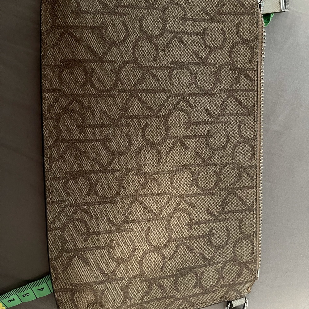 Hand wallet